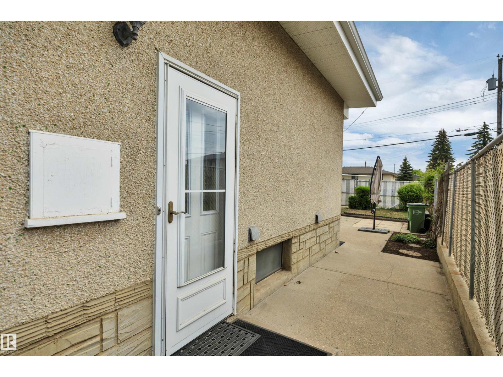 12717 91 ST NW - 38
