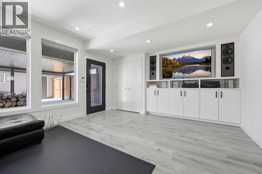 2227 47 Street NW - 38