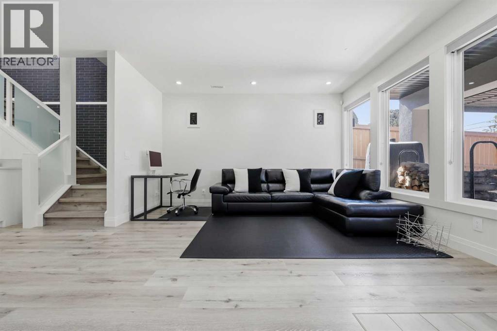 2227 47 Street NW - 35