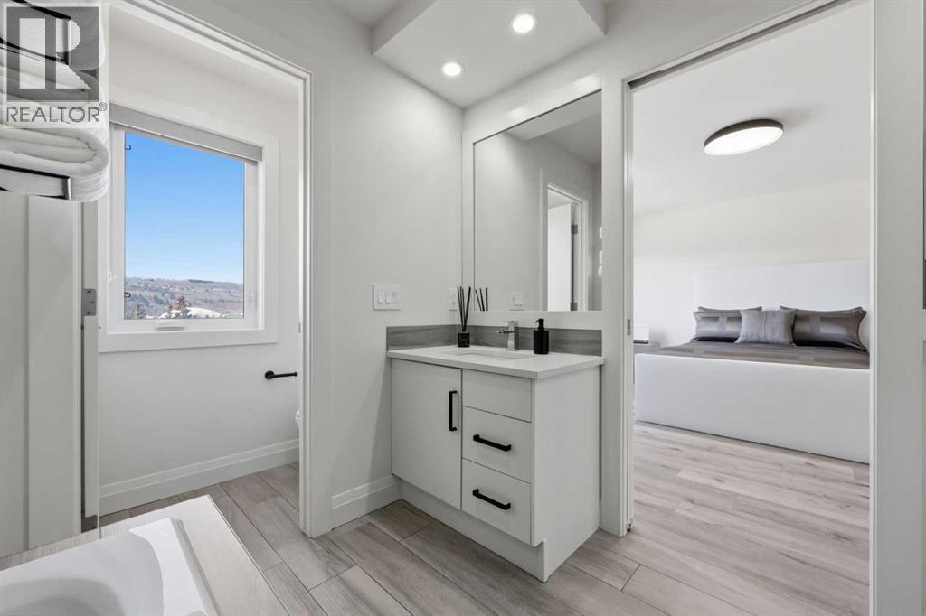 2227 47 Street NW - 26