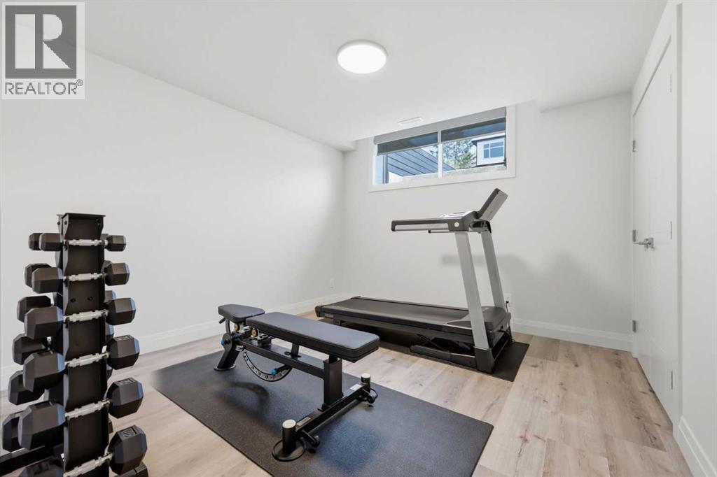 2227 47 Street NW - 39