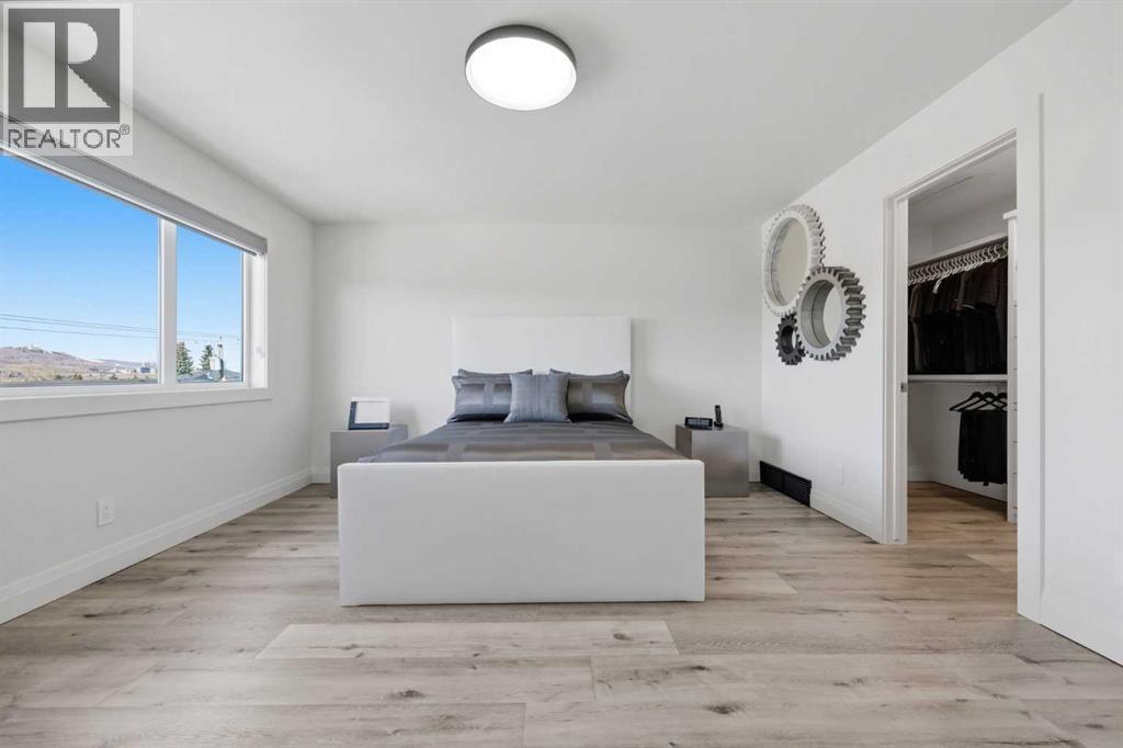 2227 47 Street NW - 22