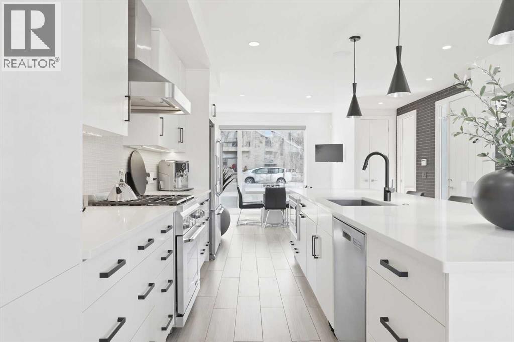 2227 47 Street NW - 15