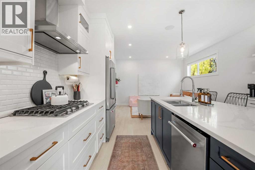 1303 18 Avenue NW - 10