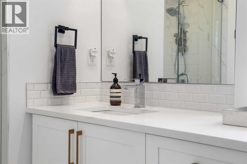 1303 18 Avenue NW - 22