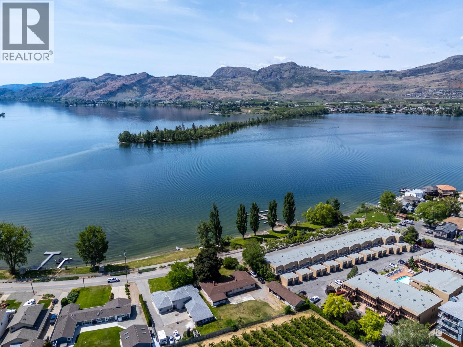 5231 Lakeshore Drive, Osoyoos