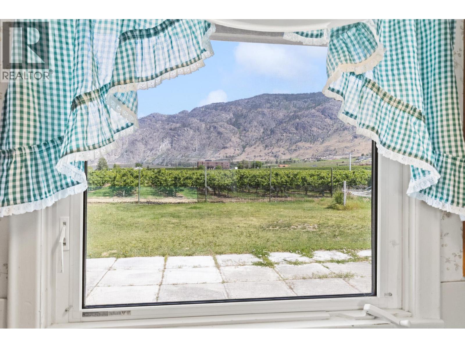 5231 Lakeshore Drive, Osoyoos
