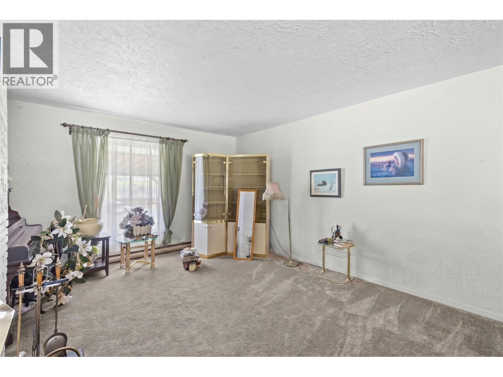 5231 Lakeshore Drive, Osoyoos