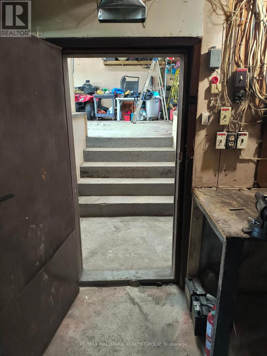1054 MCCREA ROAD - 40