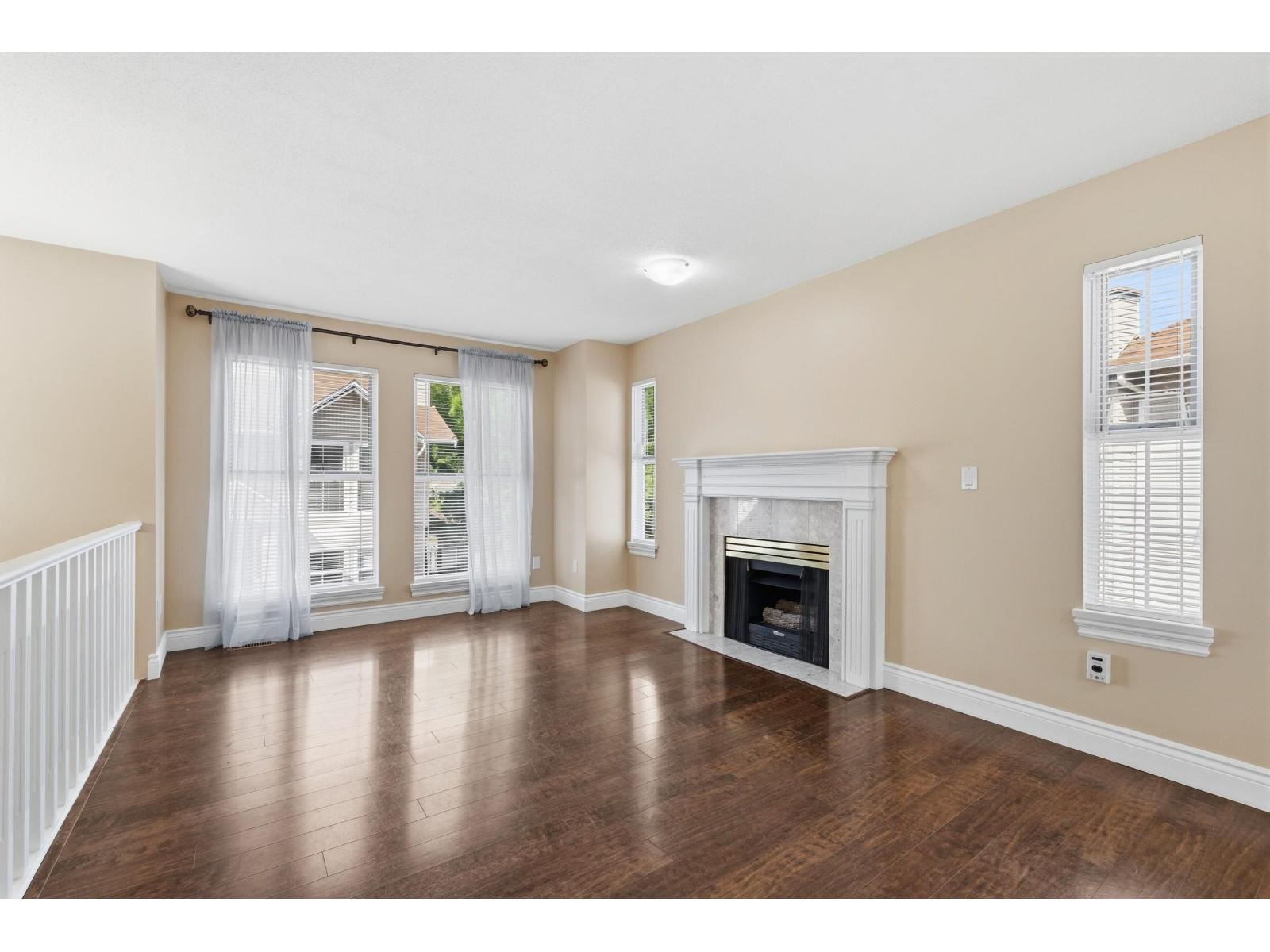 93 8716 WALNUT GROVE Drive - photo 2