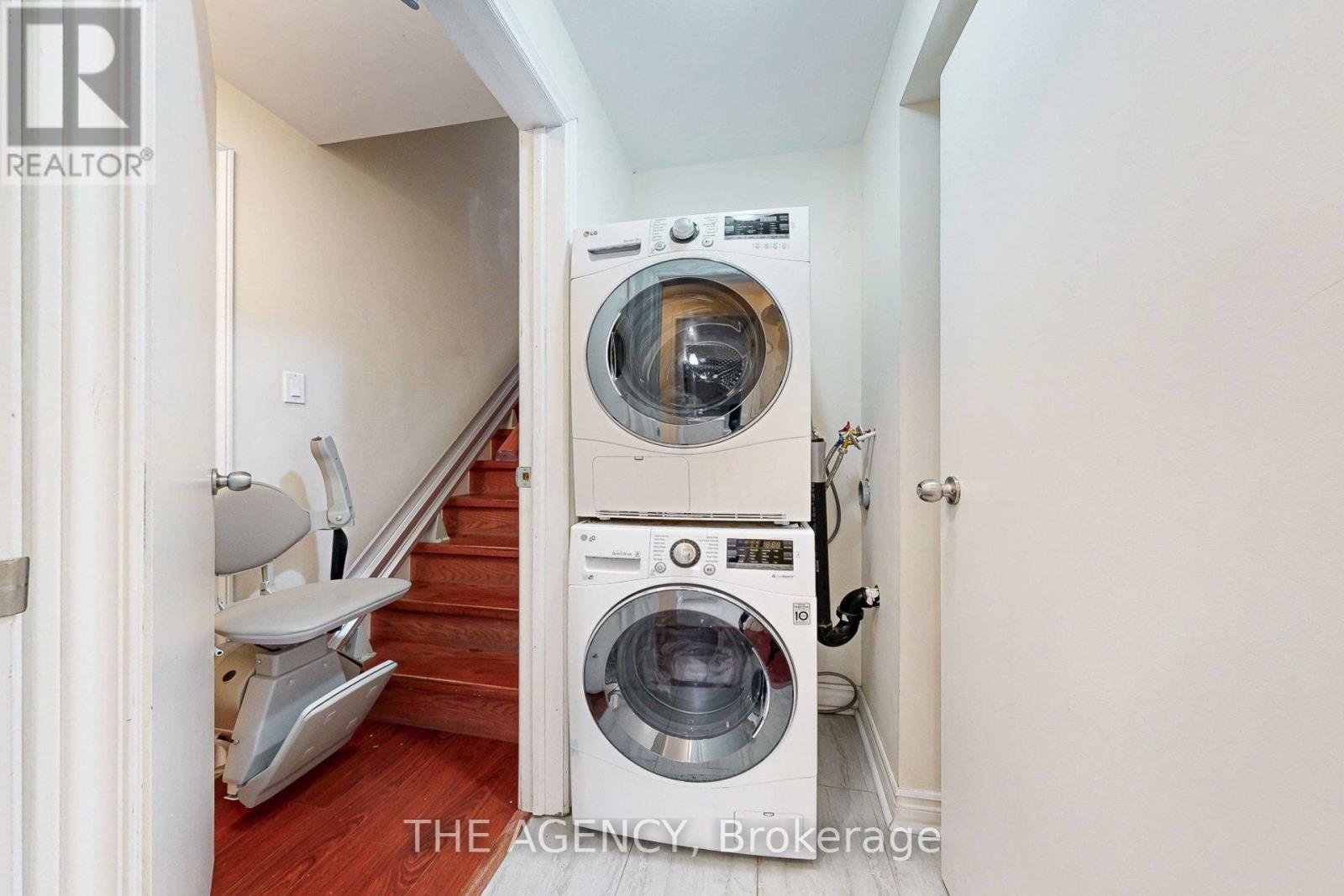 31 SEWARD CRESCENT - 37