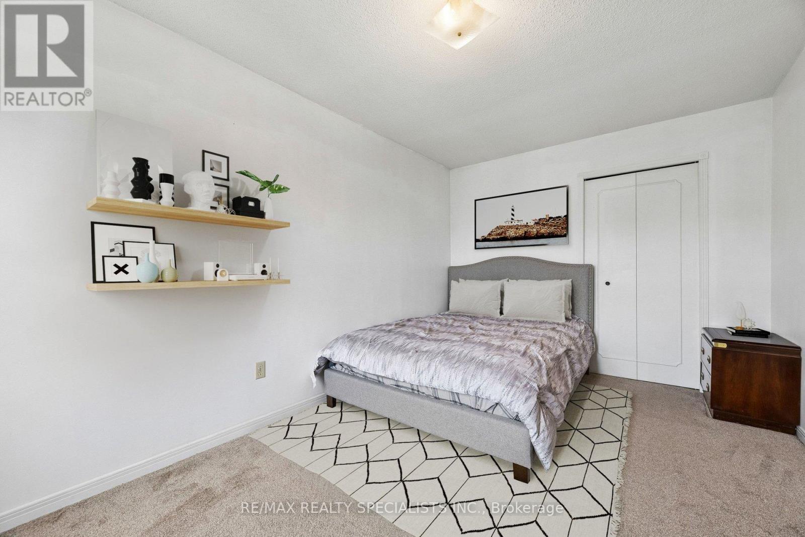 #72 580 EYER DRIVE - 18