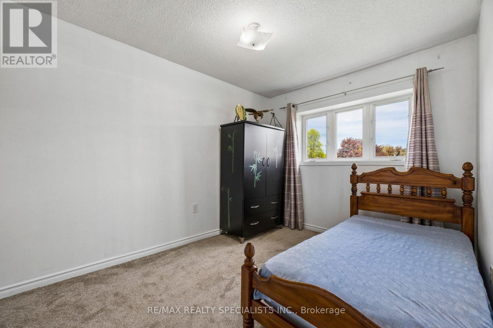 #72 580 EYER DRIVE - 21