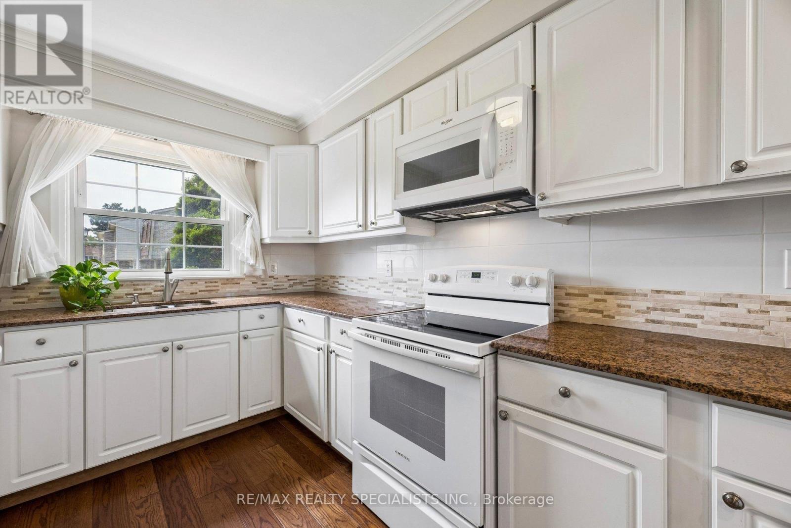 #72 580 EYER DRIVE - 7