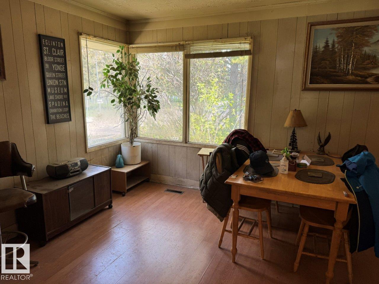 12330 106 ST NW - 12