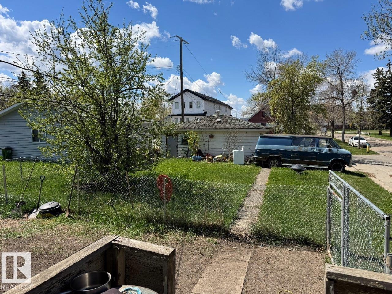 12330 106 ST NW - 11