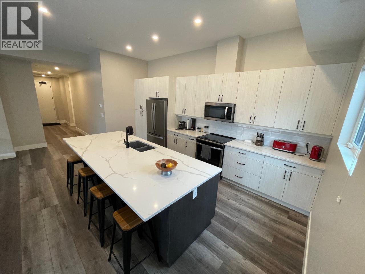 #213 3313 Wilson Street - 8
