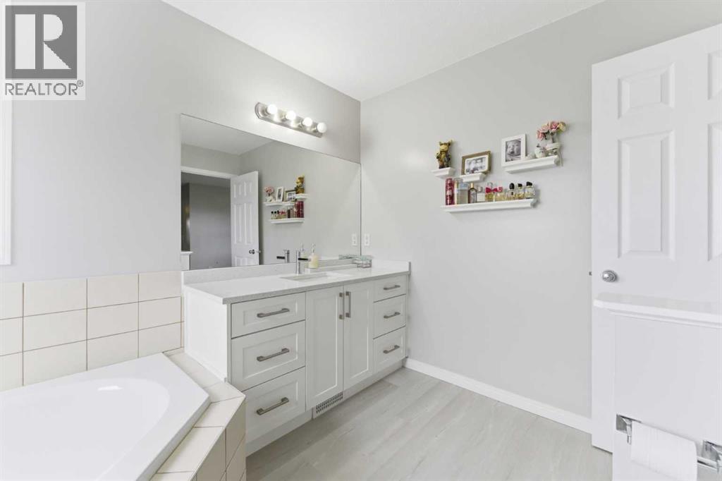 118 Saddletree Close NE - 15