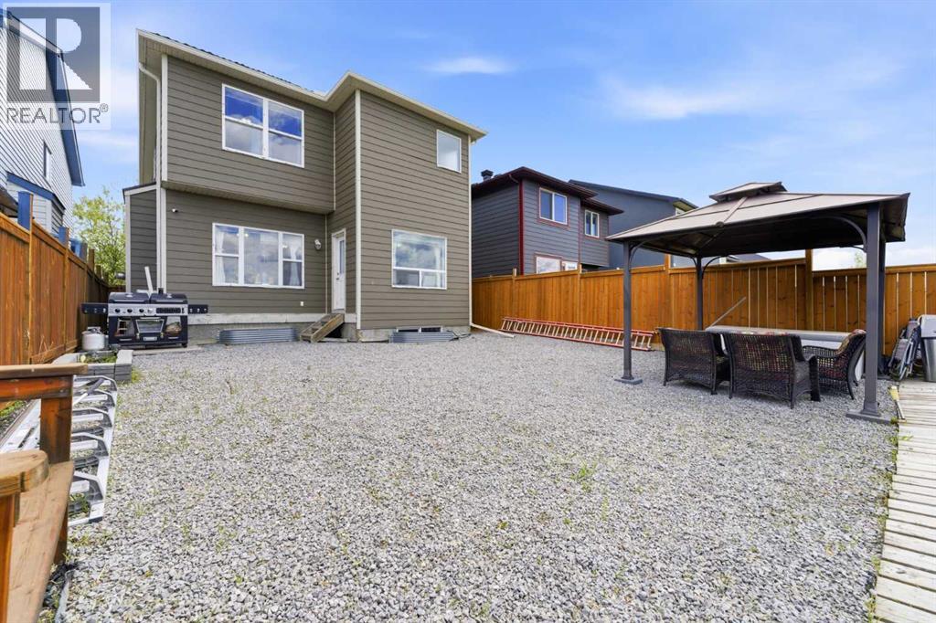 118 Saddletree Close NE - 21
