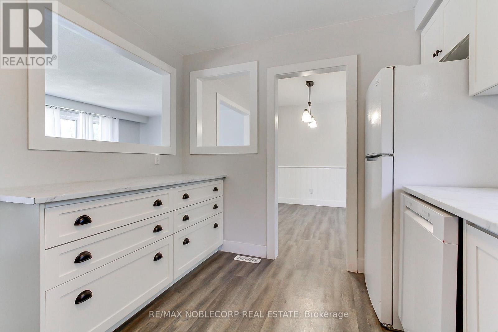 17 LARKDALE CRESCENT - 21