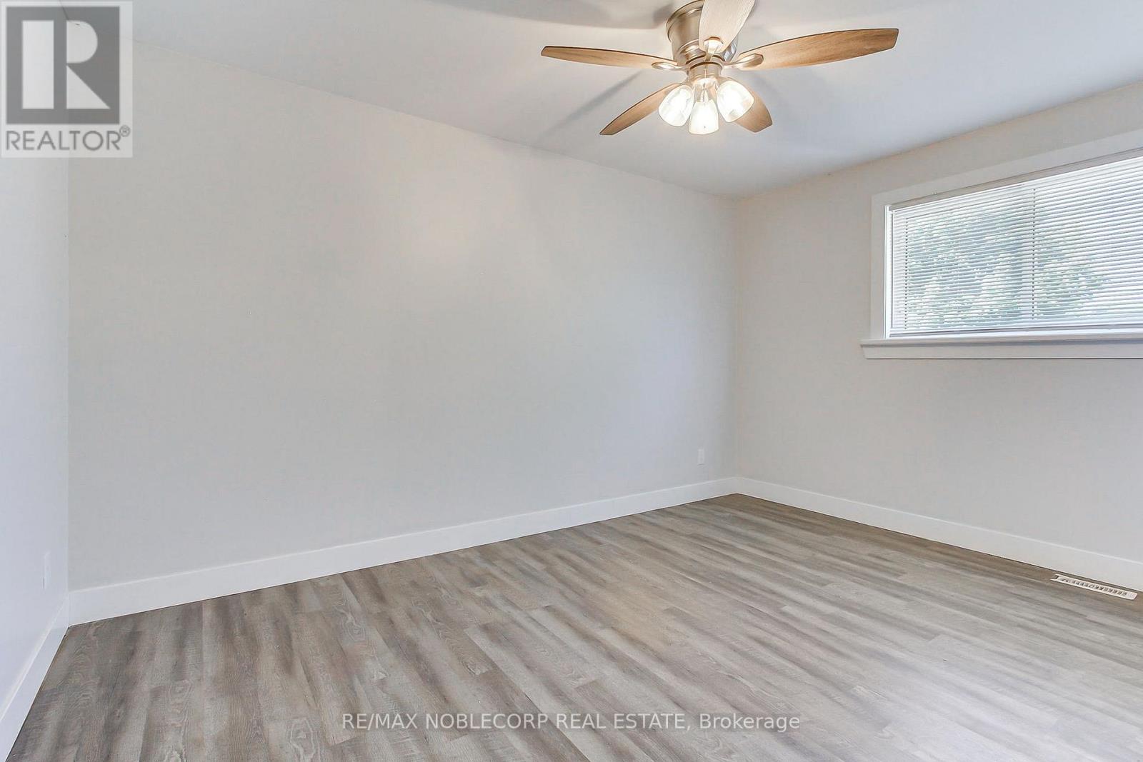 17 LARKDALE CRESCENT - 26
