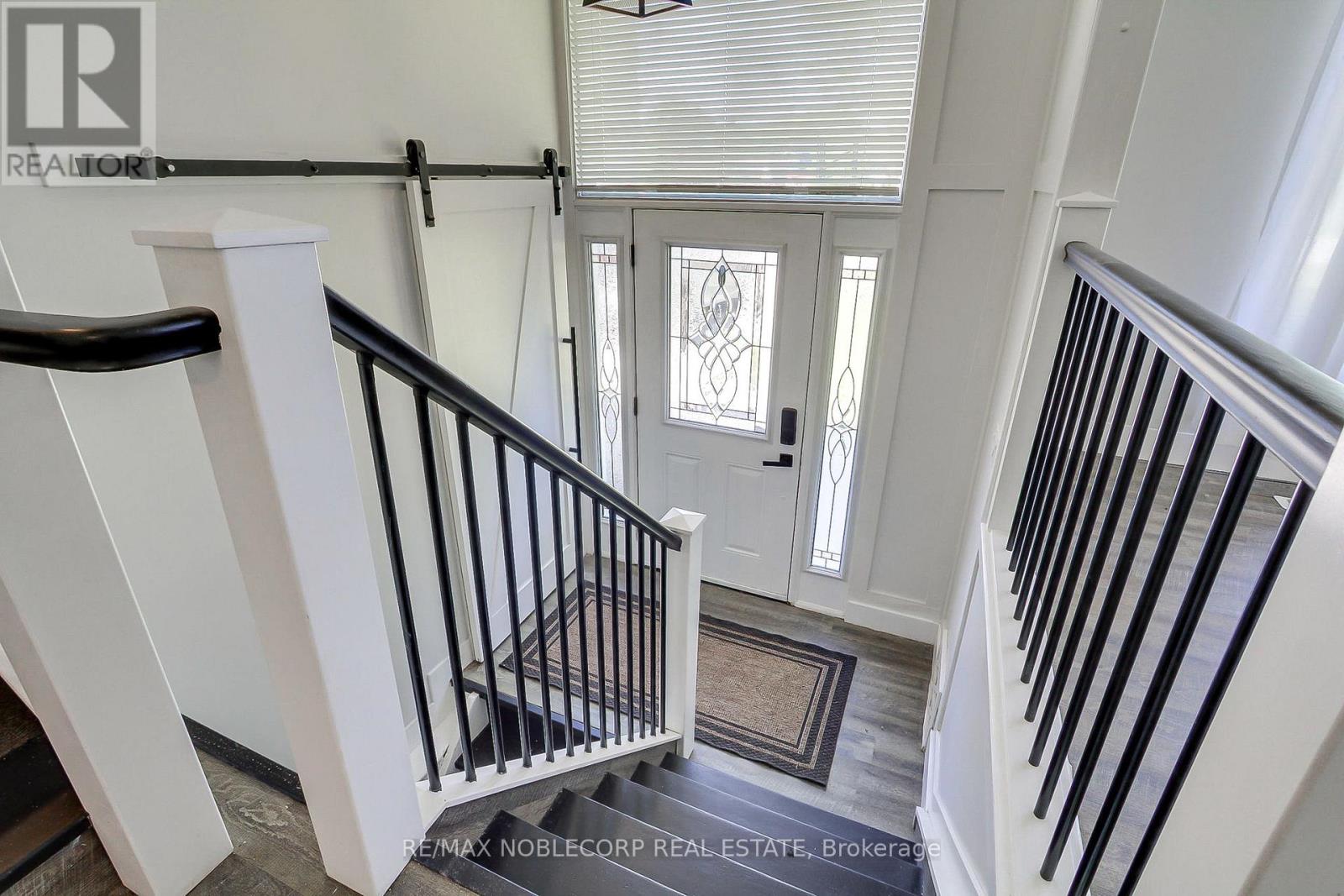 17 LARKDALE CRESCENT - 8