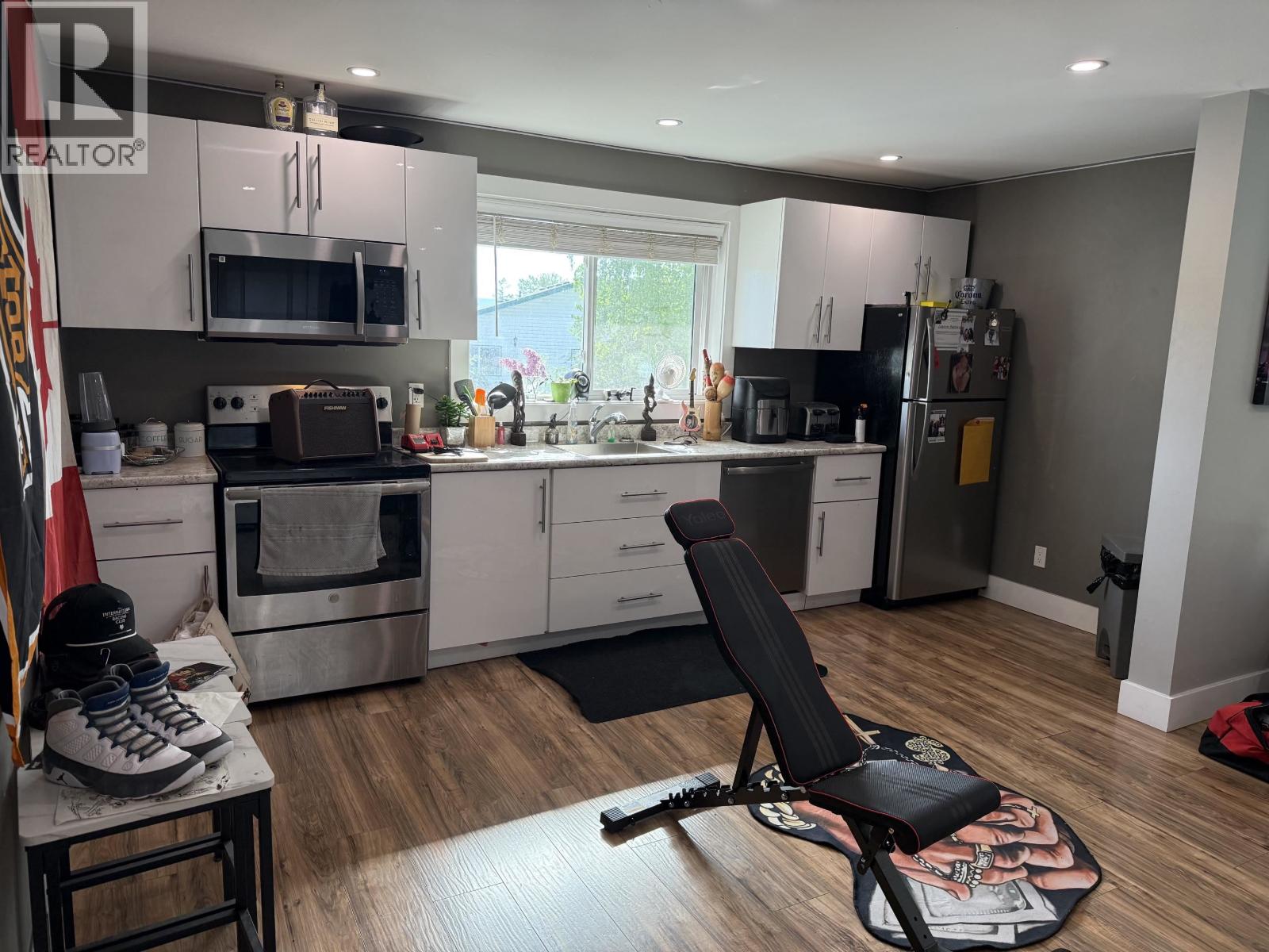 Photo 12 of 21 — 450 TOFIELD STREET · Prince George, BC