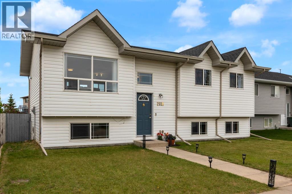1918 Strathcona Terrace - 32