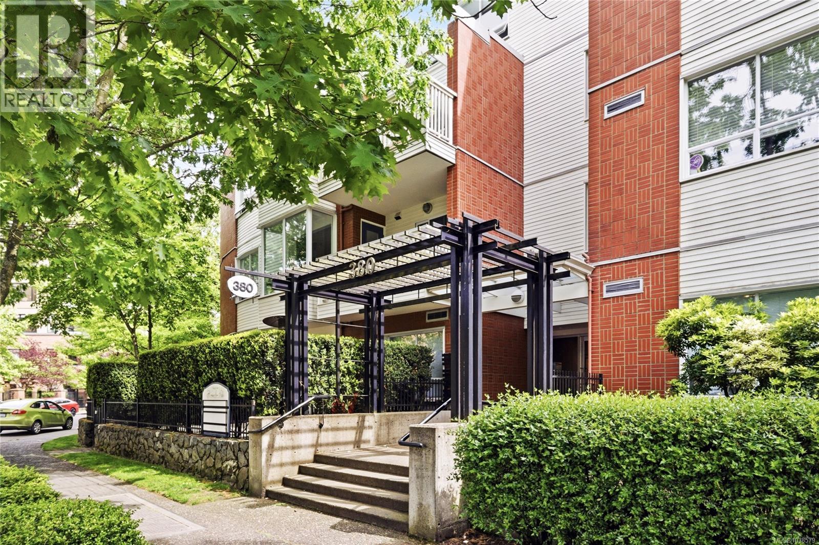#409 380 Waterfront Cres - 1