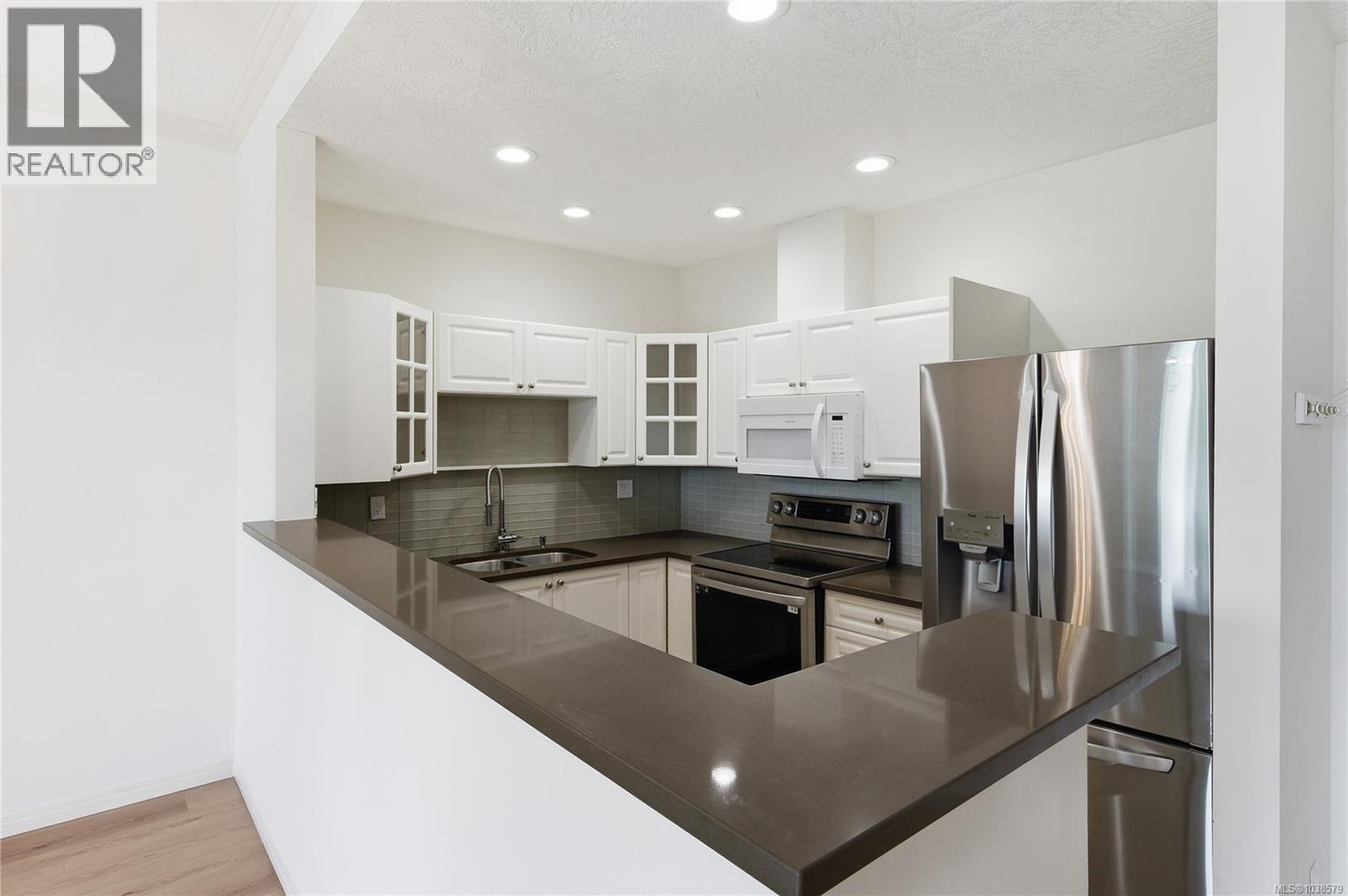 #409 380 Waterfront Cres - 11