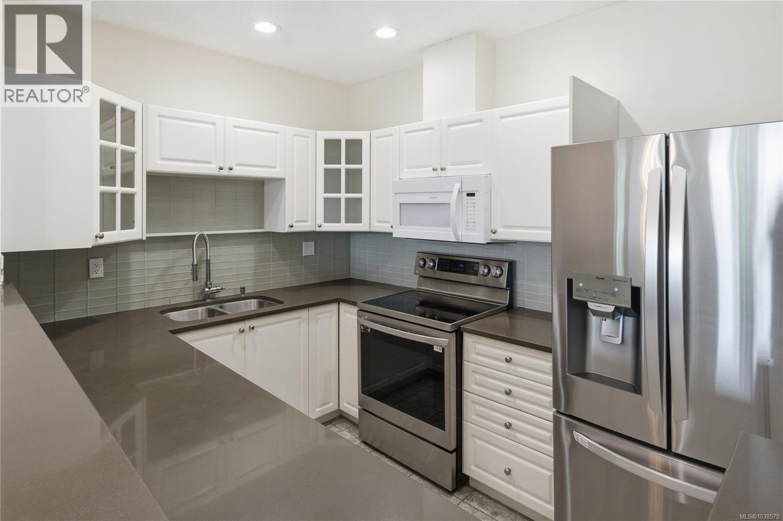 #409 380 Waterfront Cres - 12