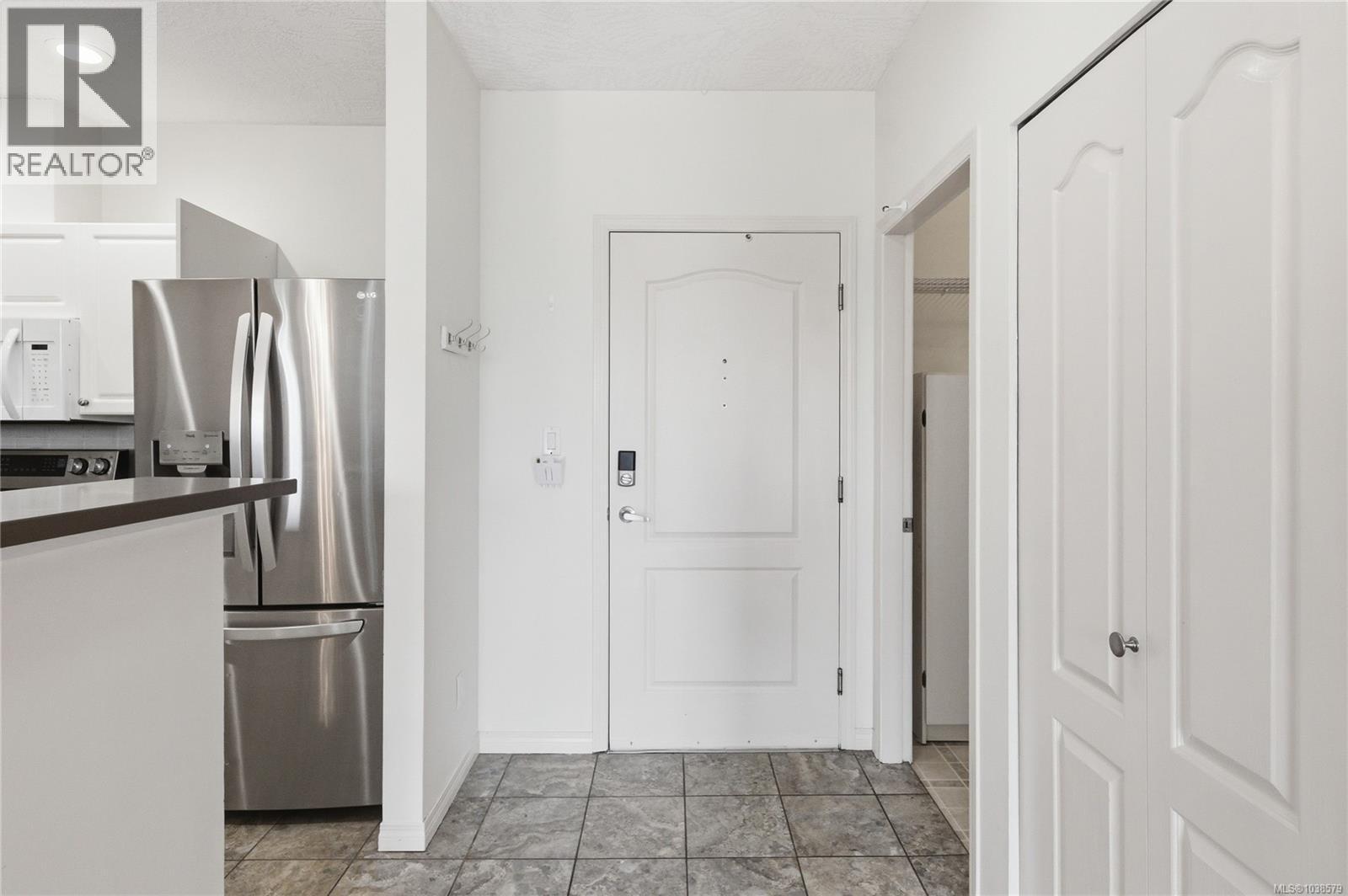 #409 380 Waterfront Cres - 17
