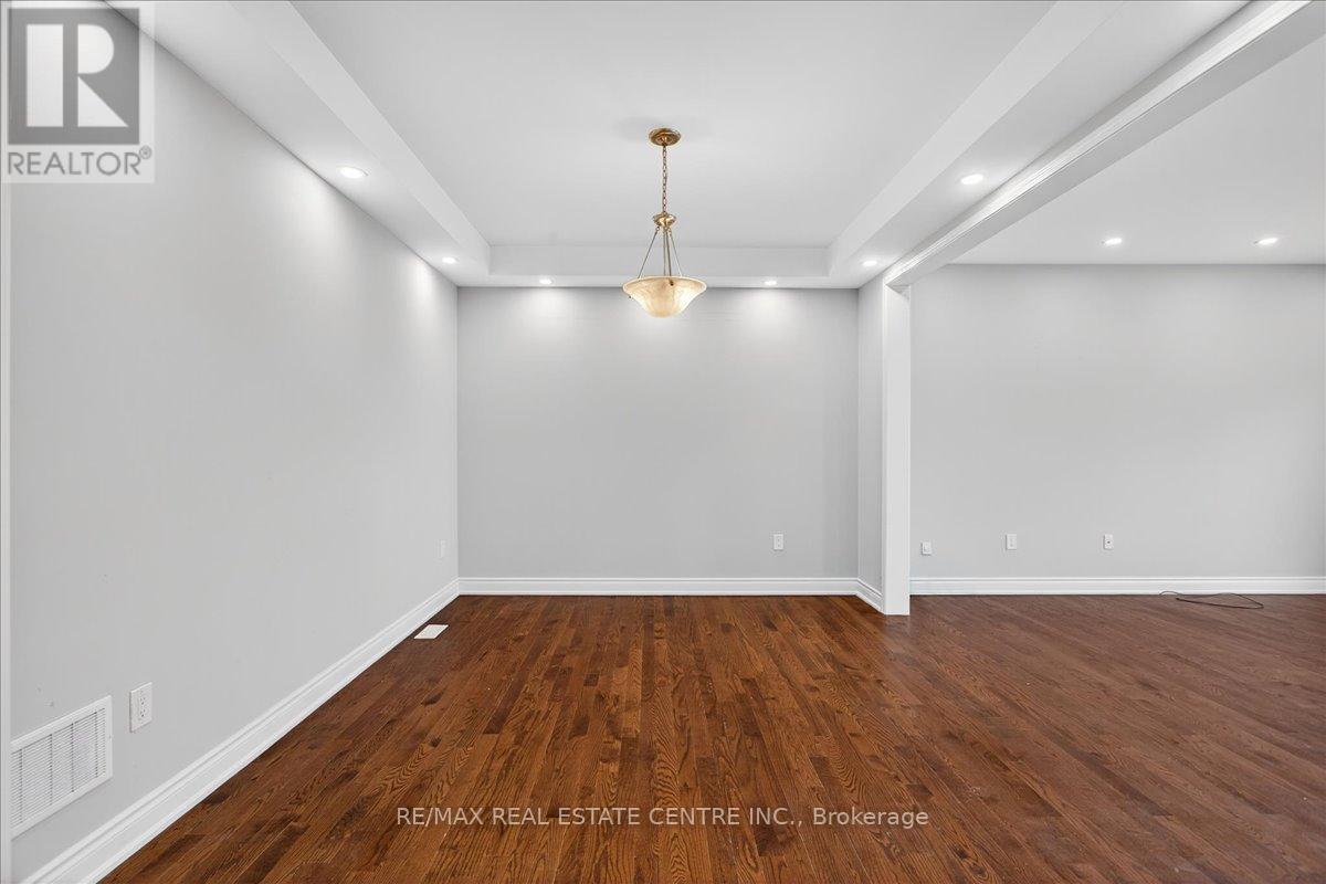 249 HINTON TERRACE - 7
