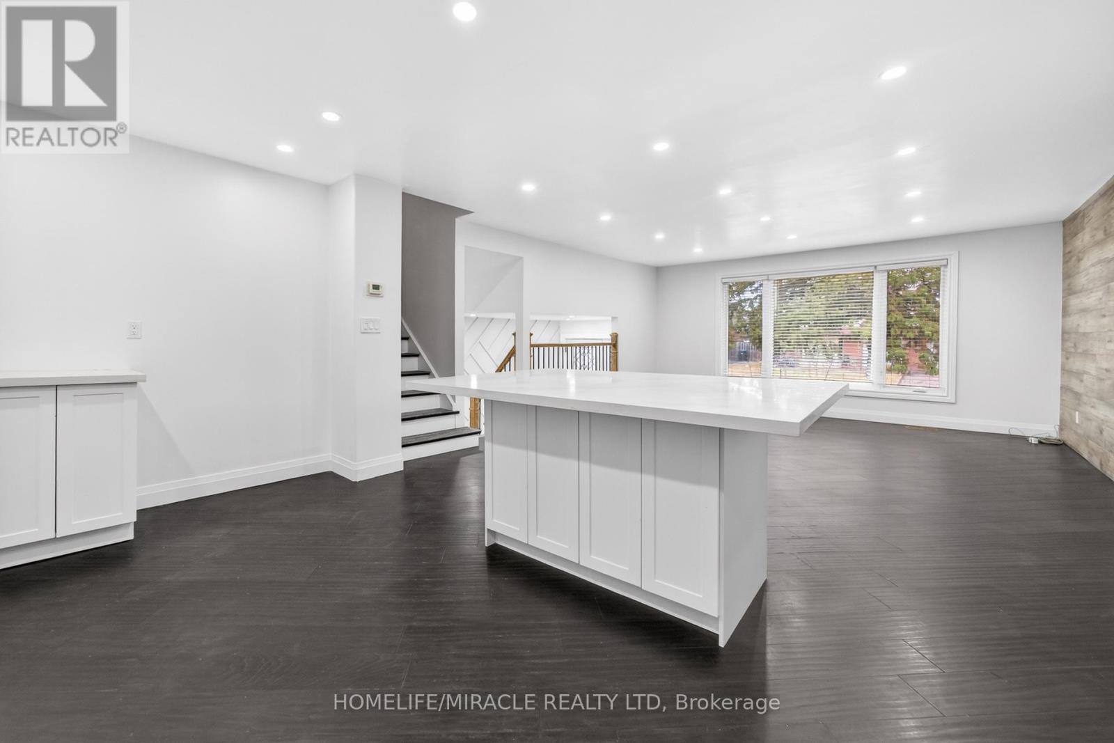 81 WATSON CRESCENT - 16