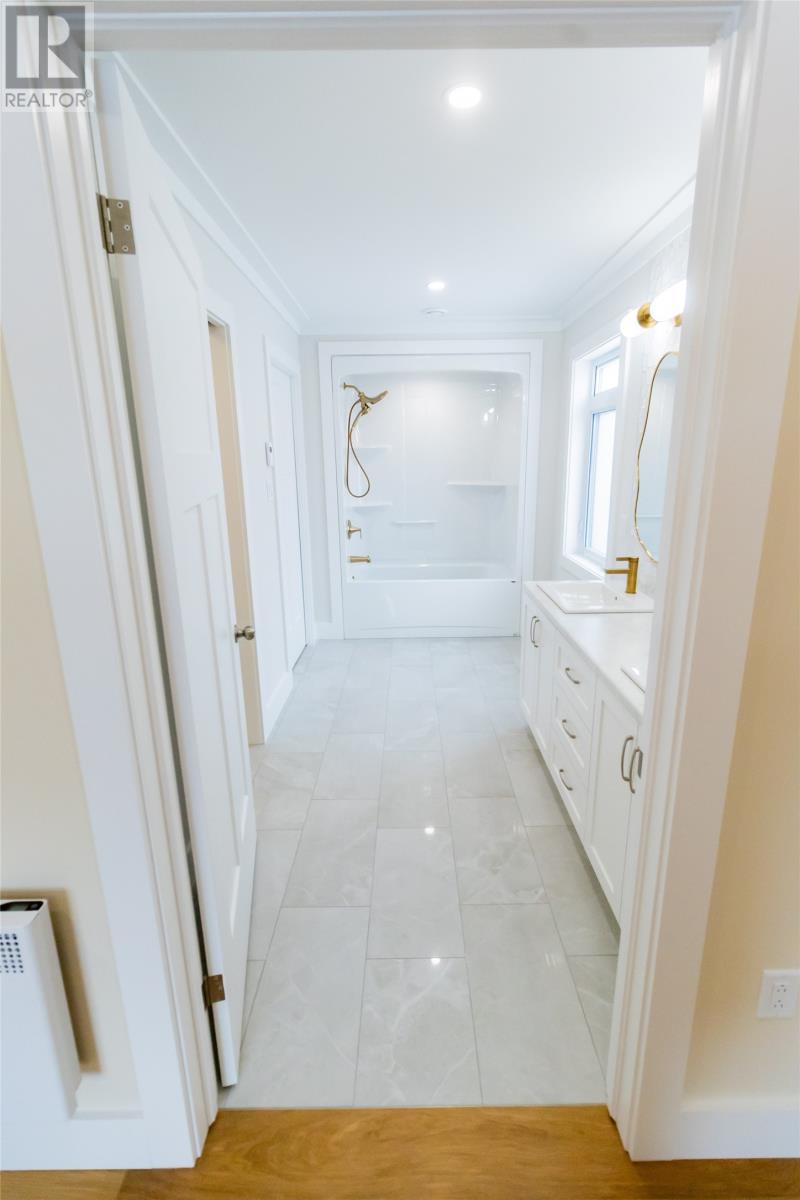 6 Murdoch Drive - 36