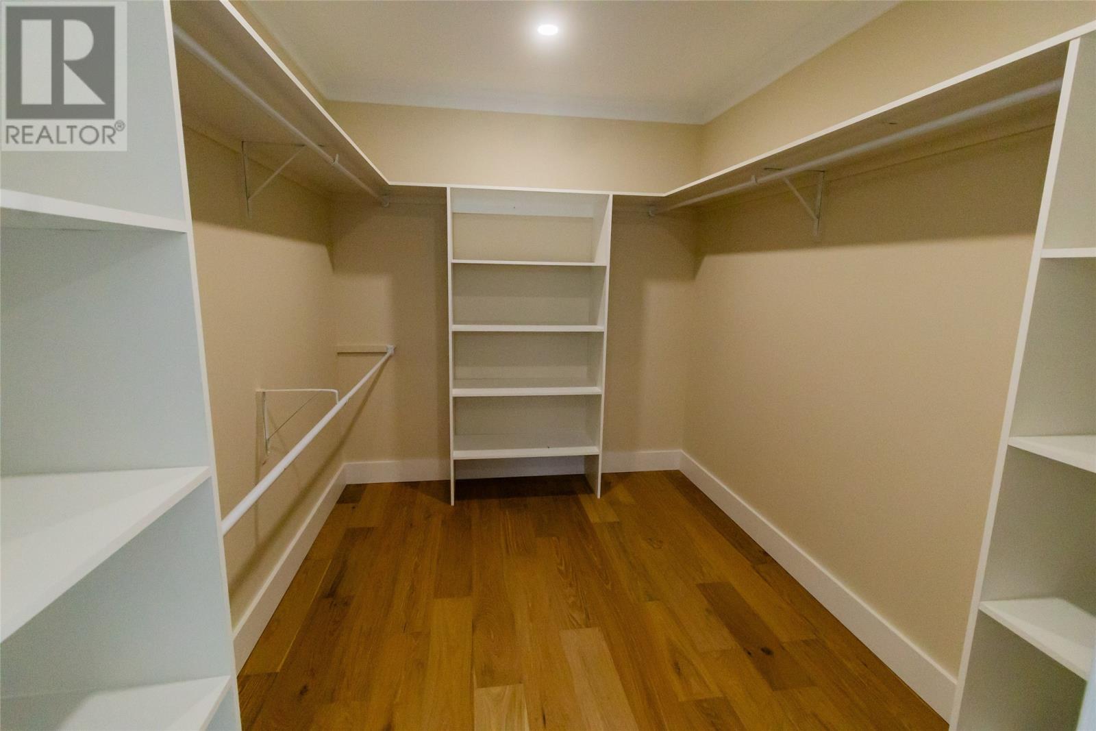 6 Murdoch Drive - 35