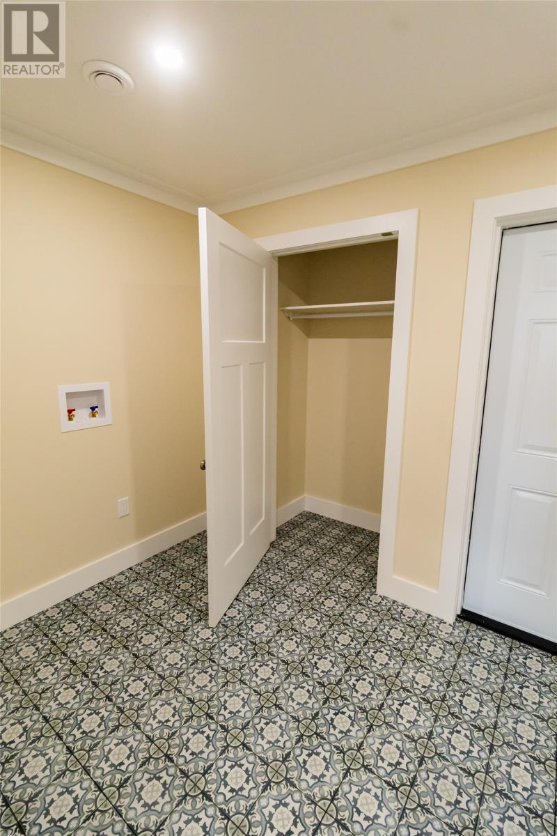 6 Murdoch Drive - 42