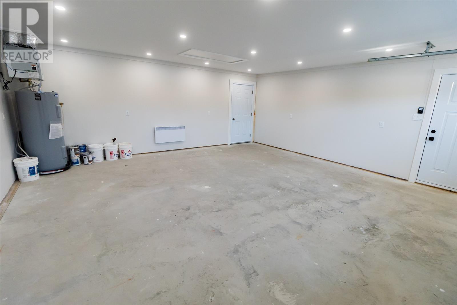 6 Murdoch Drive - 43