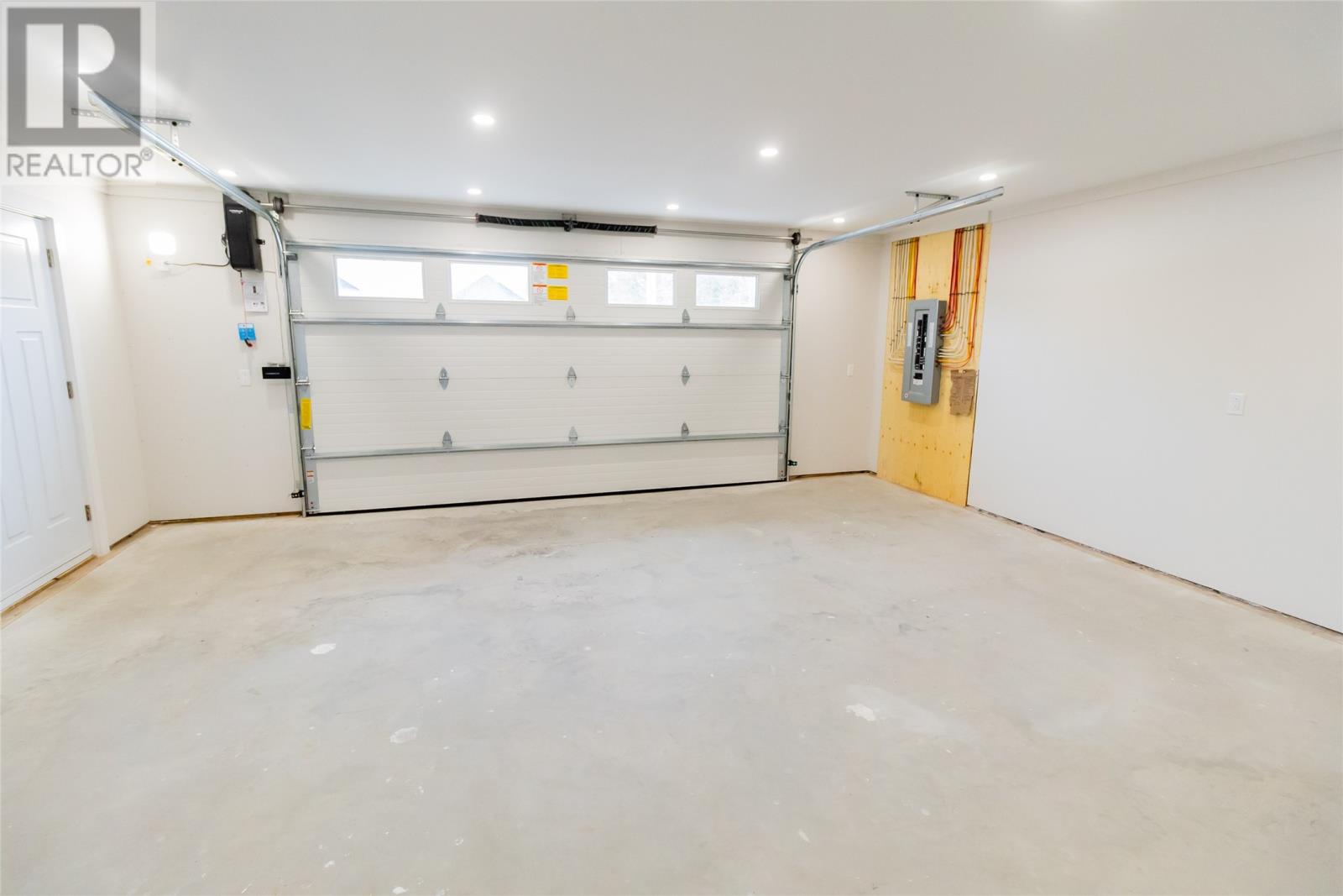 6 Murdoch Drive - 44