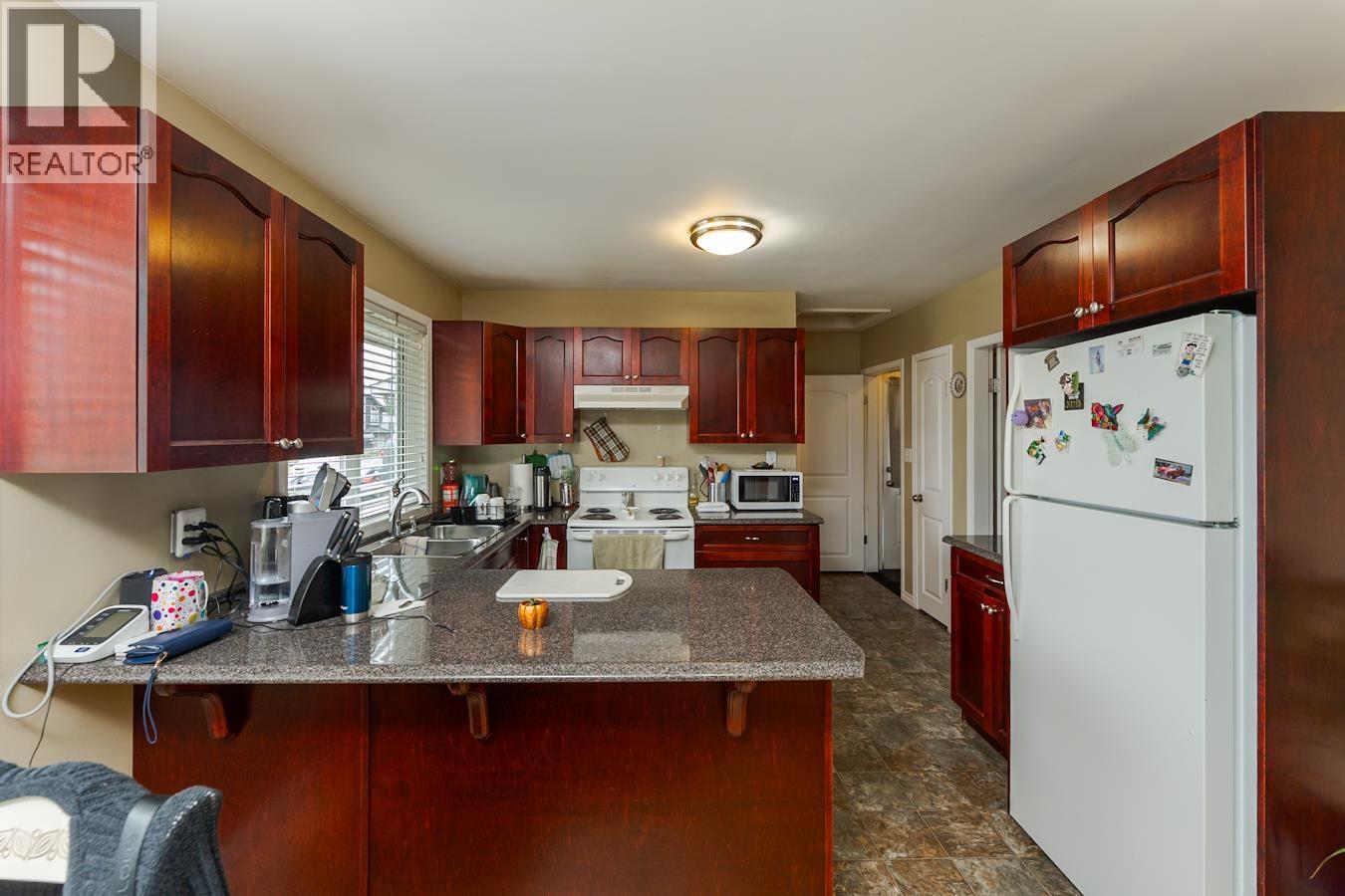 Photo 8 of 27 — 1321 DOUGLAS STREET · Prince George, BC