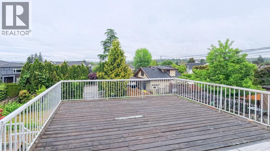 8 Bed, 3 Bath House for Sale in Vancouver – 2849 W KING EDWARD AVENUE, Vancouver – MLS# R3128044 - Image 2