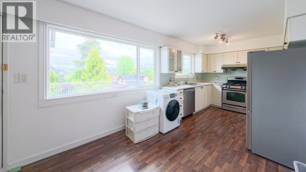 8 Bed, 3 Bath House for Sale in Vancouver – 2849 W KING EDWARD AVENUE, Vancouver – MLS# R3128044 - Image 6