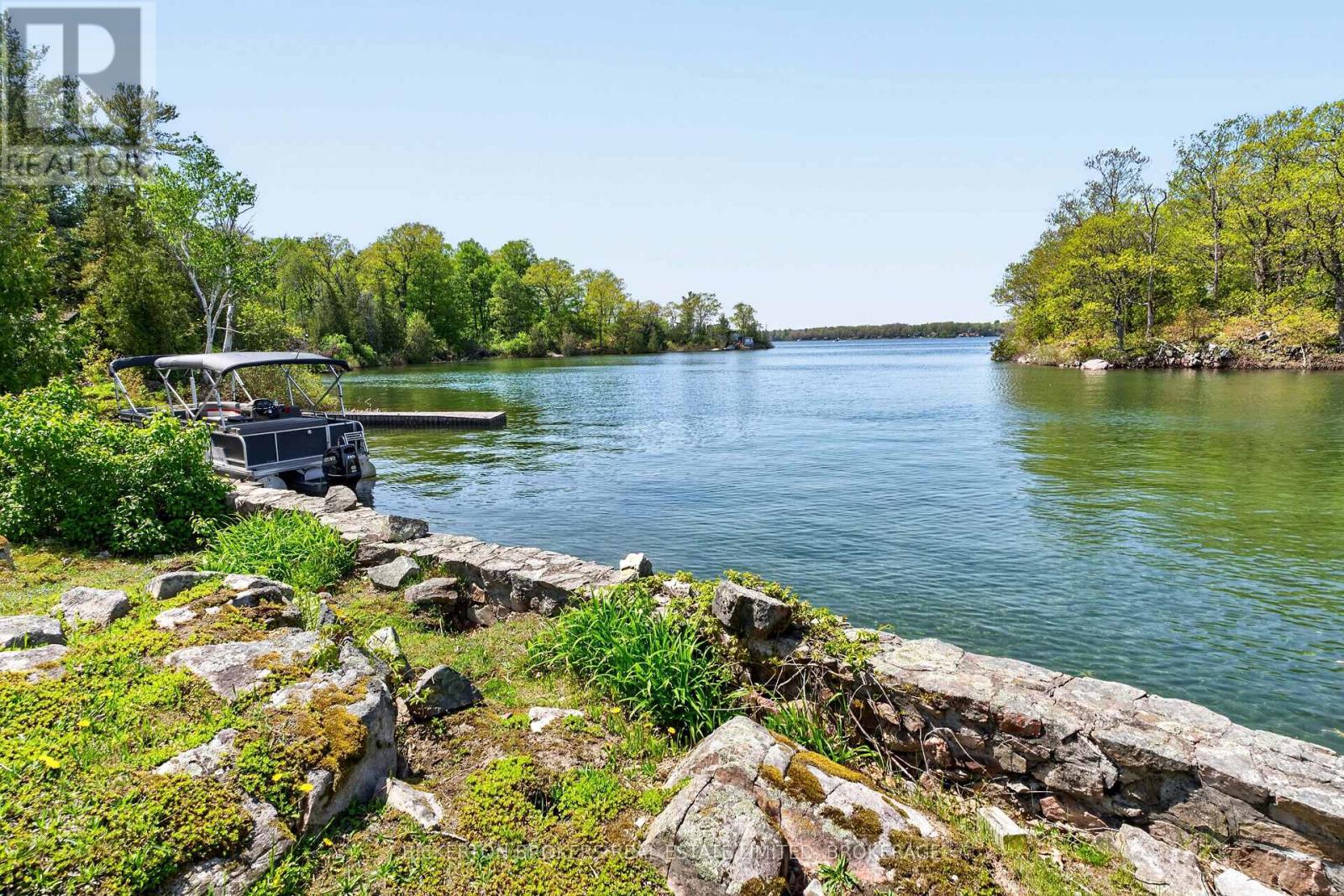 1 KITSYMENIE ISLAND - 21
