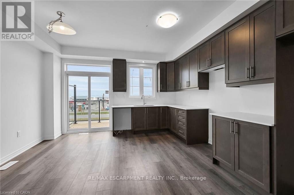 #35 120 COURT DRIVE - 10