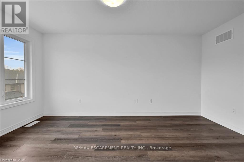 #35 120 COURT DRIVE - 20