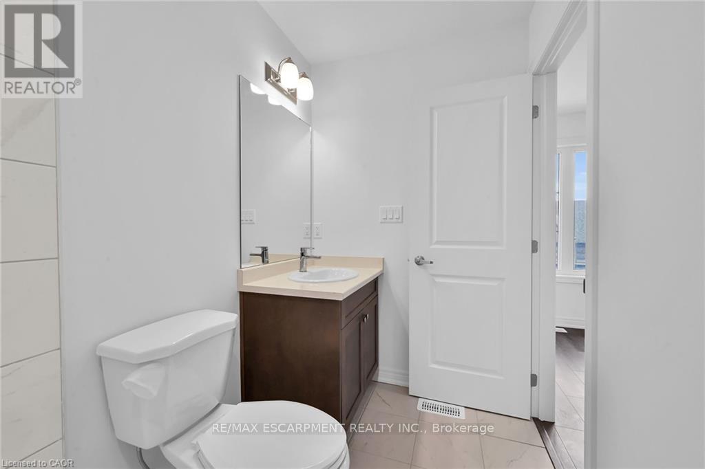 #35 120 COURT DRIVE - 21