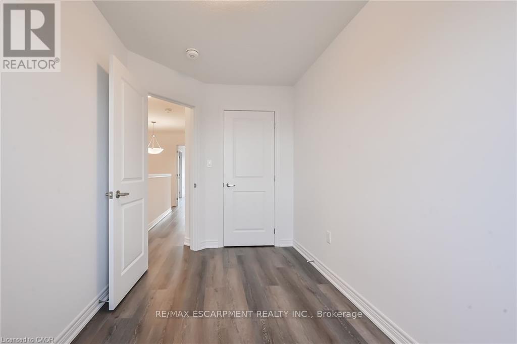 #35 120 COURT DRIVE - 37
