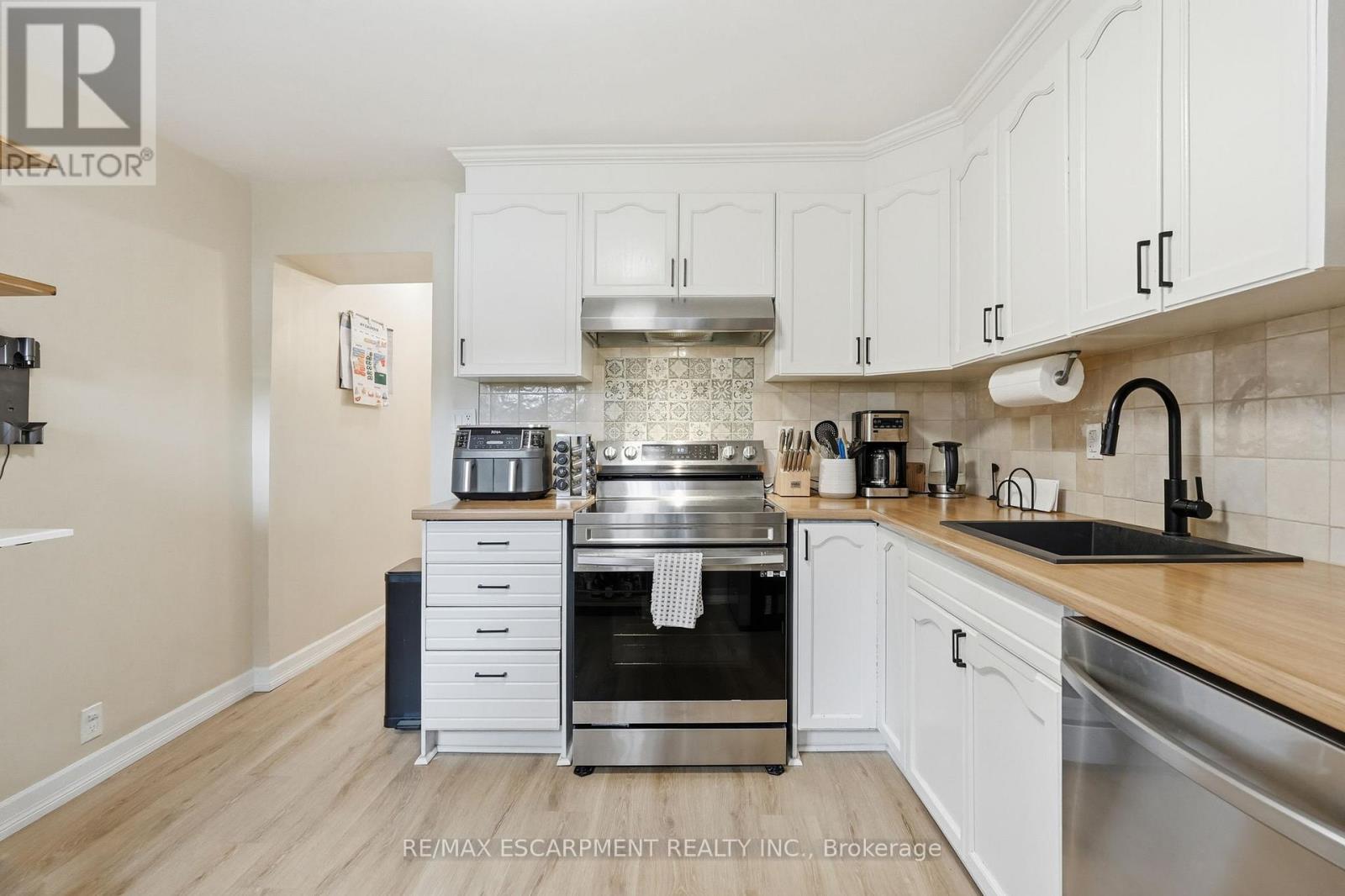 34 BAILLIE STREET - 17