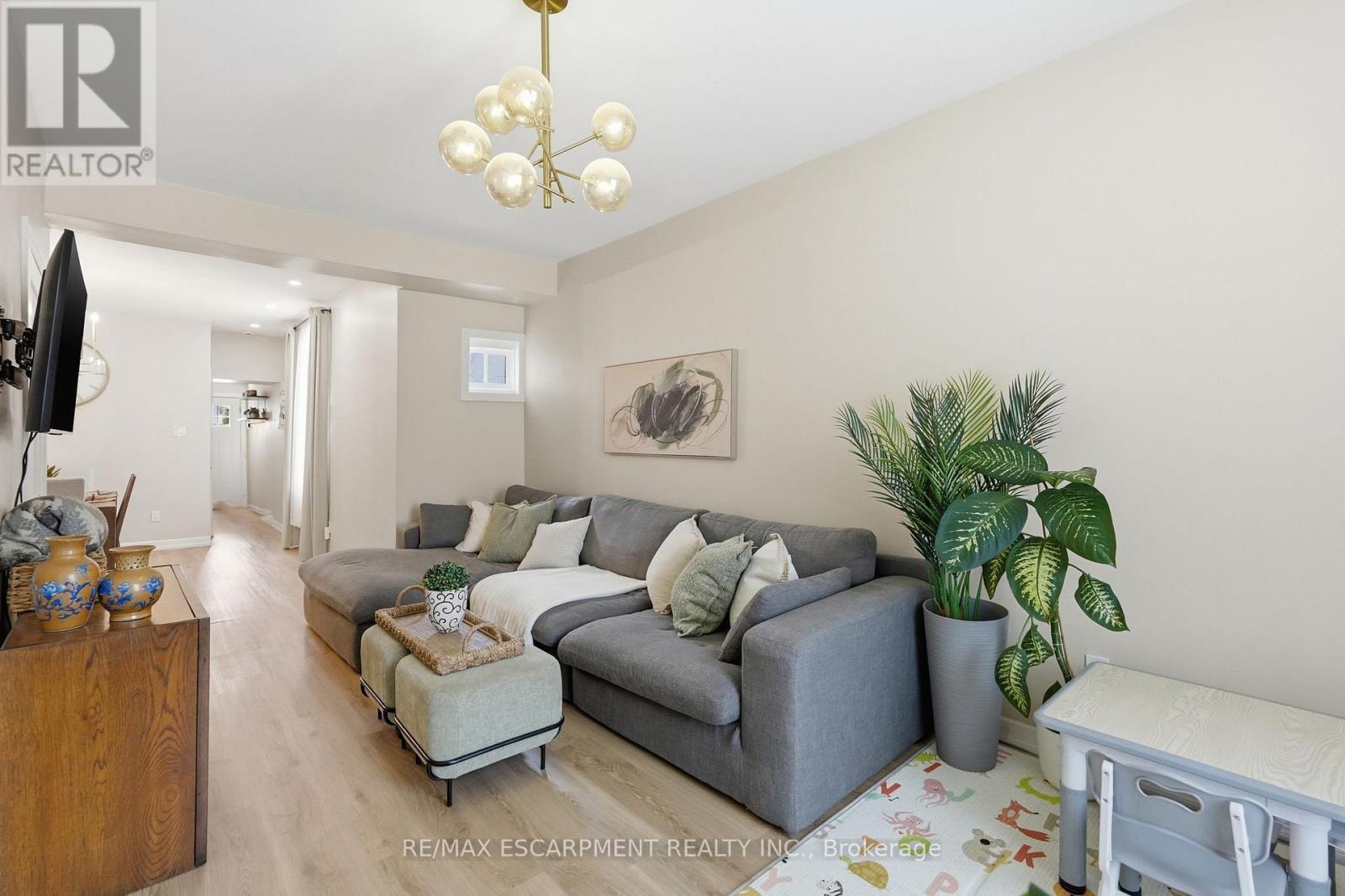 34 BAILLIE STREET - 6