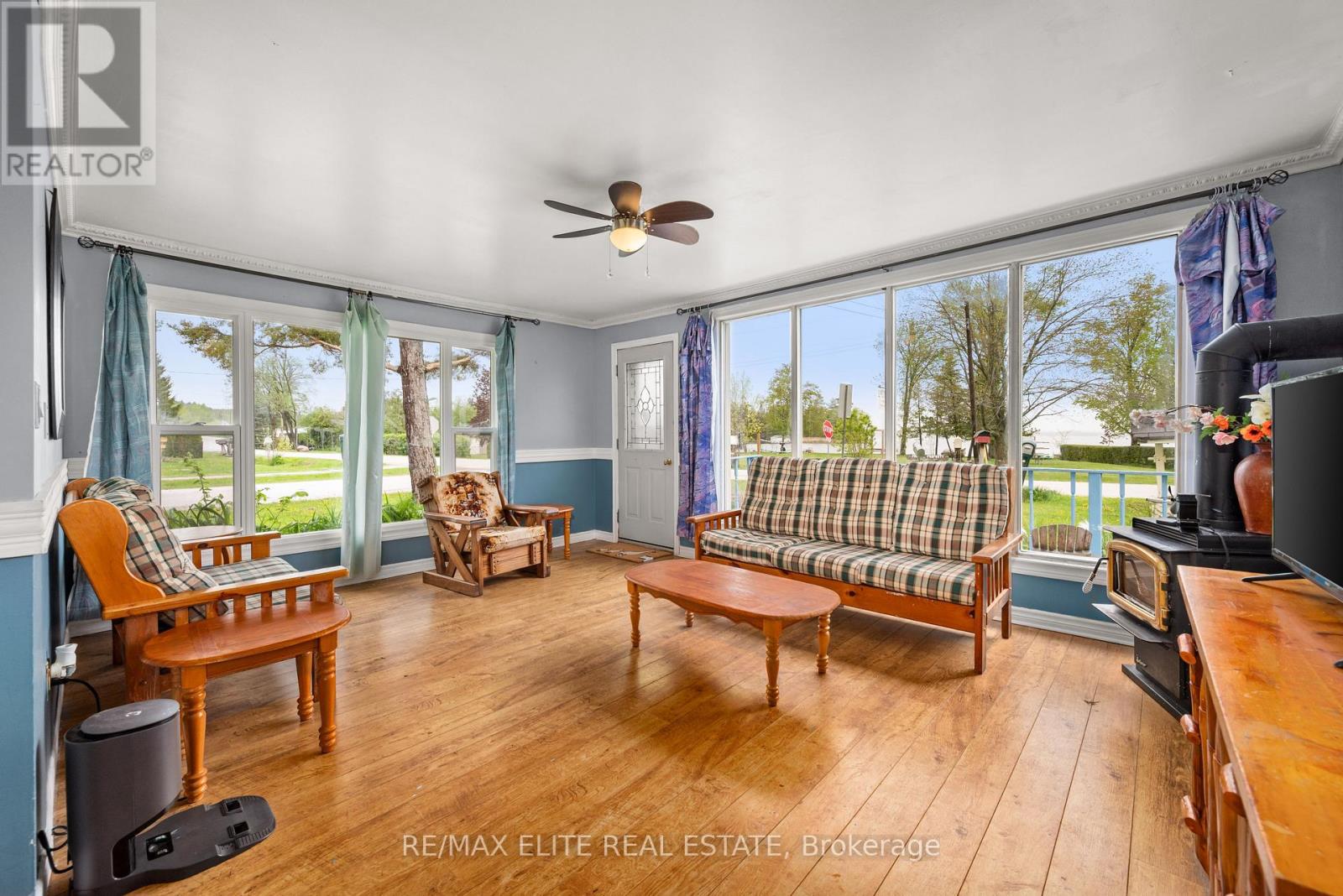 10 ALEXANDER AVENUE - 19